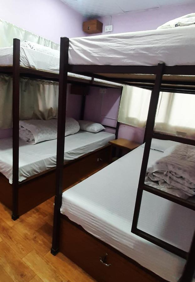 Margik Backpackers Hostel Pokhara Esterno foto