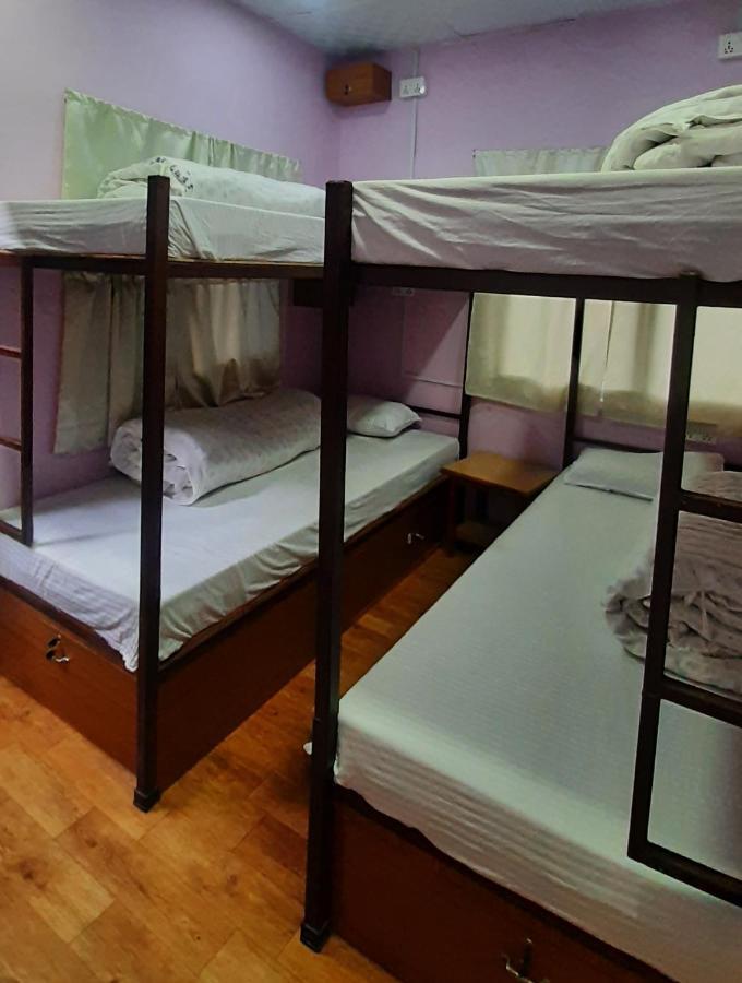 Margik Backpackers Hostel Pokhara Esterno foto