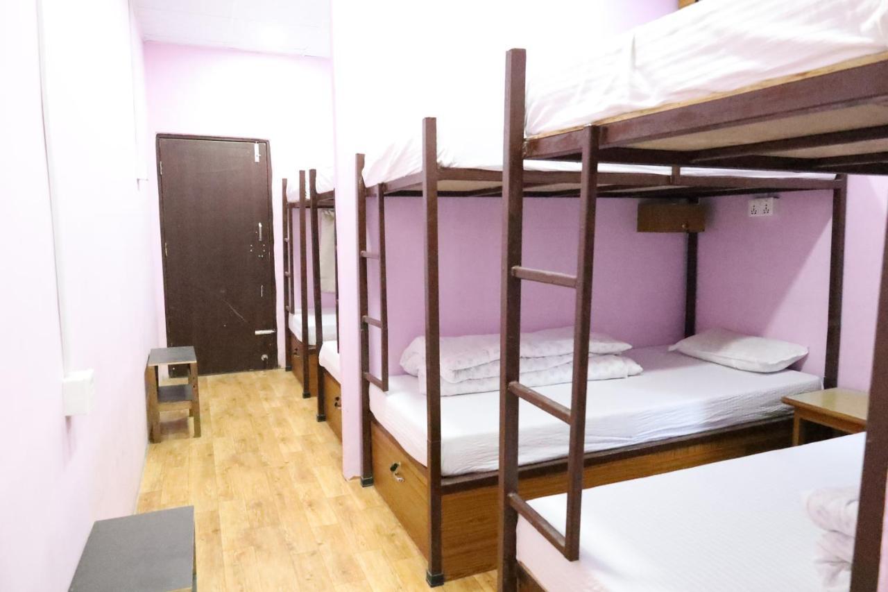 Margik Backpackers Hostel Pokhara Esterno foto