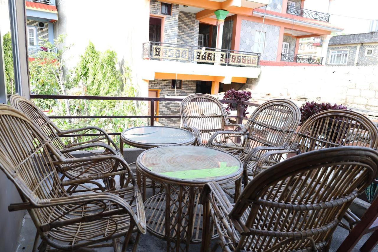 Margik Backpackers Hostel Pokhara Esterno foto