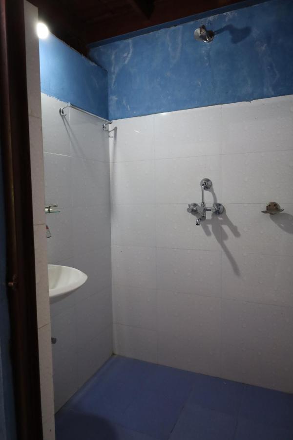 Margik Backpackers Hostel Pokhara Esterno foto