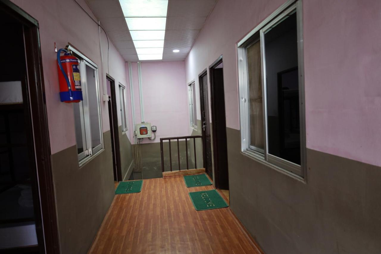 Margik Backpackers Hostel Pokhara Esterno foto