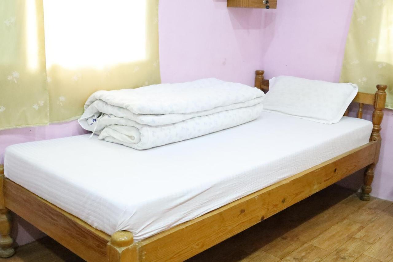 Margik Backpackers Hostel Pokhara Esterno foto