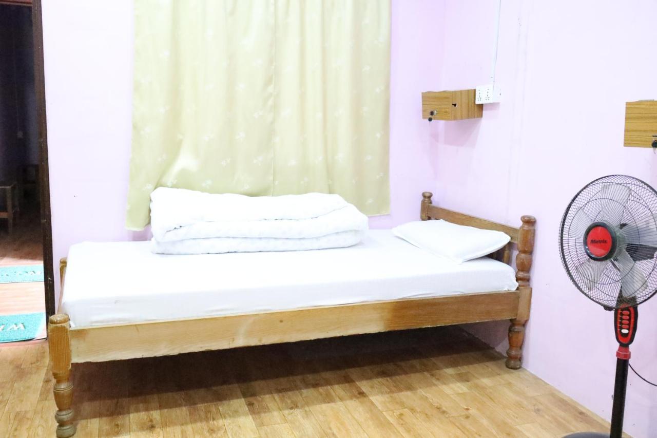 Margik Backpackers Hostel Pokhara Esterno foto