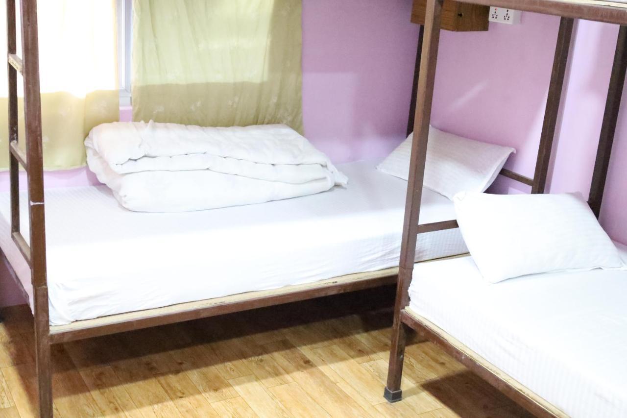 Margik Backpackers Hostel Pokhara Esterno foto