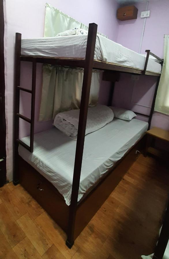 Margik Backpackers Hostel Pokhara Esterno foto